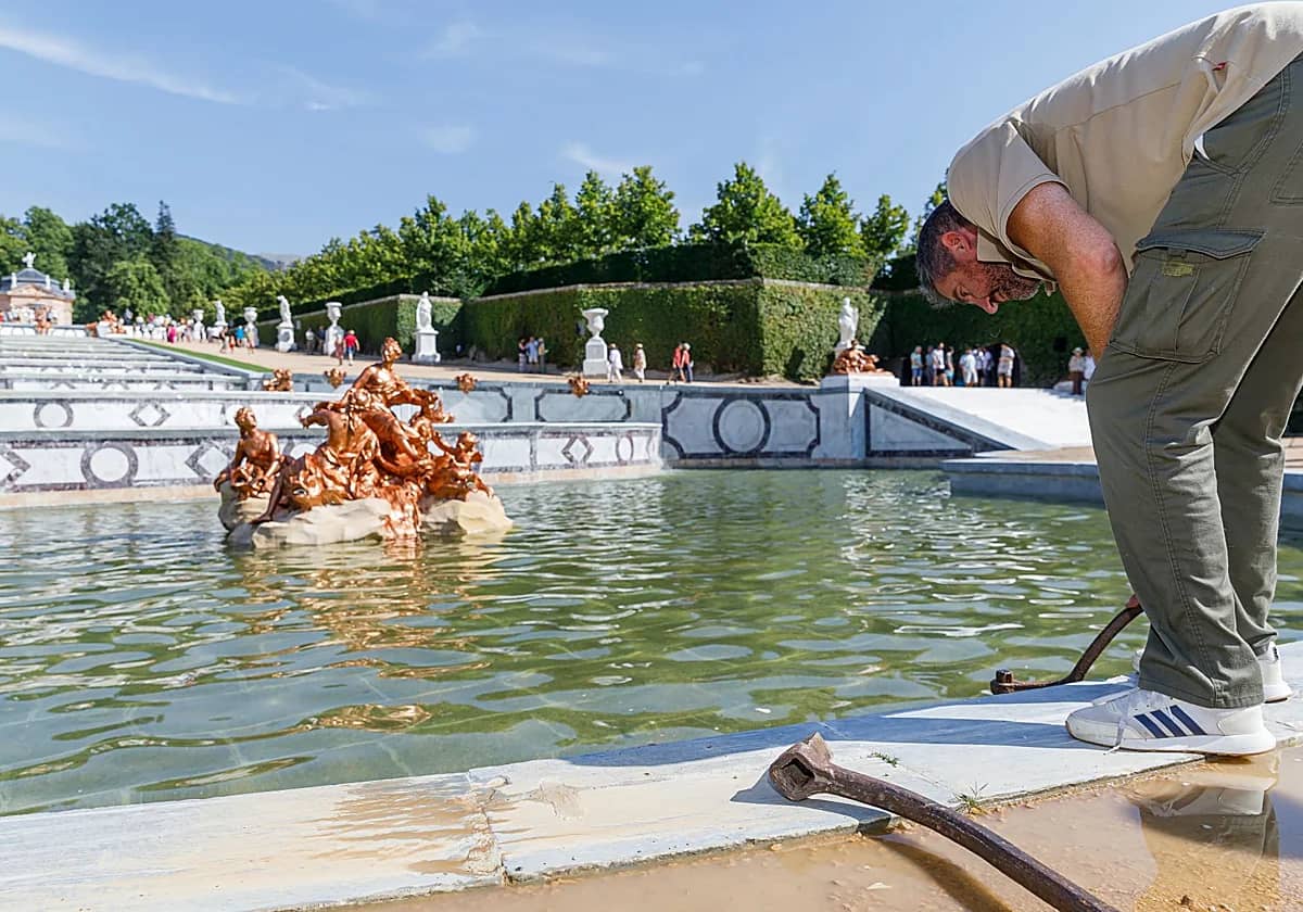 La fuente de La Cascada vuelve a fluir en La Granja
