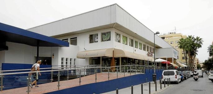 El Mercat Nou de Ibiza se rinde al tomate local este verano