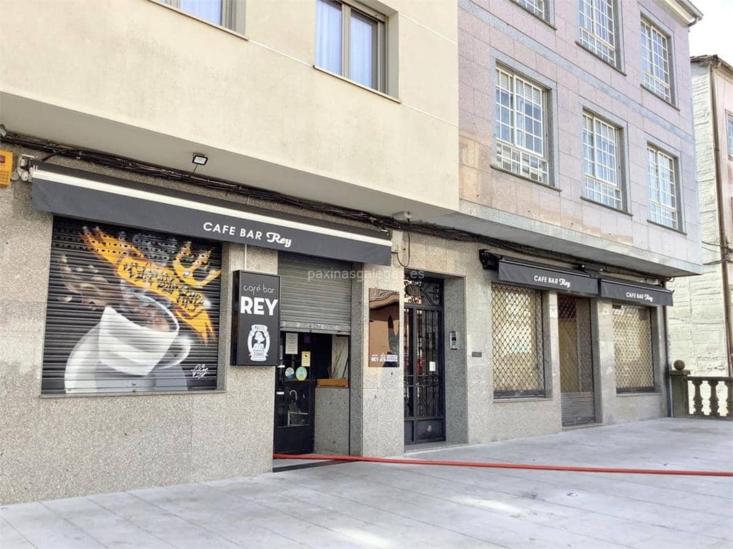 Café Bar Rey en Santiago: tapeo y raciones en Concheiros
