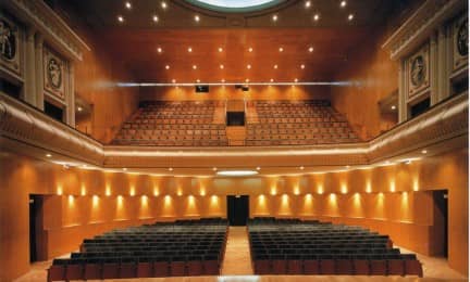 Teatro Cervantes: comedia y zarzuela en la Feria
