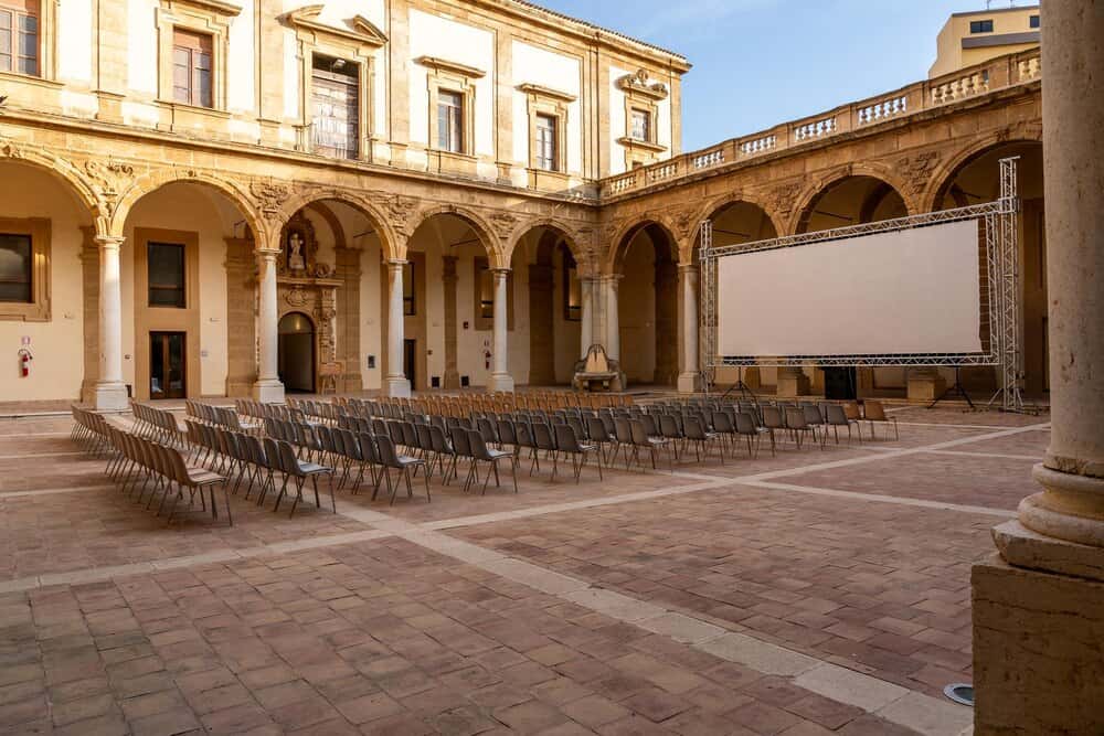 Cine clásico gratis en la Plaza España este verano