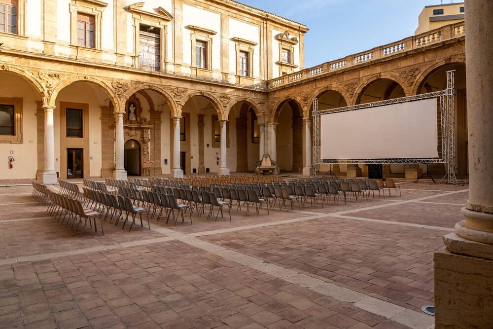 Cine clásico gratis en la Plaza España este verano