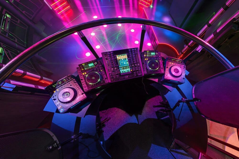 DJ Shoes + I+D