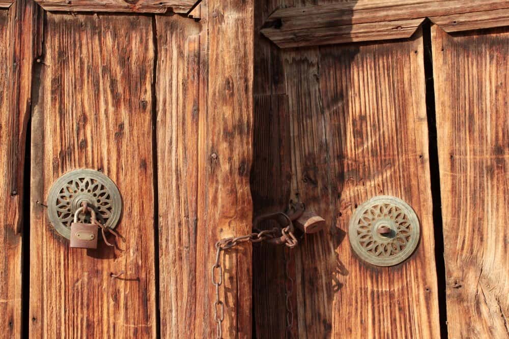 Exposición 'Puertas de casas de pueblos de Álava'