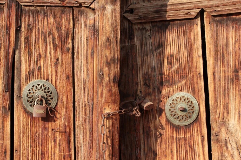 Exposición 'Puertas de casas de pueblos de Álava'