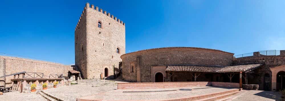 El Castillo de Santa Catalina: visitas, precios y teatro