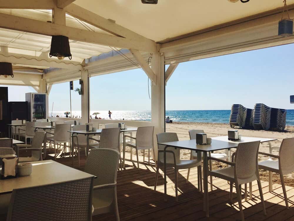 Sunahra Beach Club en Motril: cocina mediterránea junto al mar