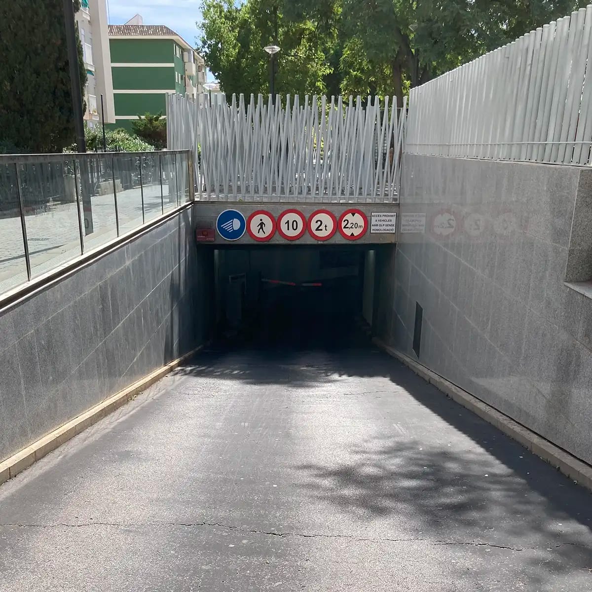 Reuni贸n de vecinos y usuarios del parking de la calle Manacor