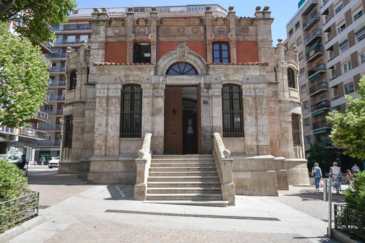 Exposición 'Entre libros y tableros'