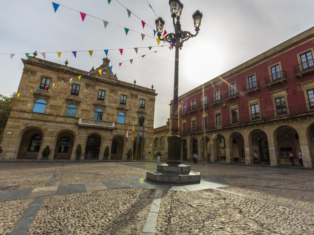 Pasacalles Charanguero y Preg贸n del Antroxu