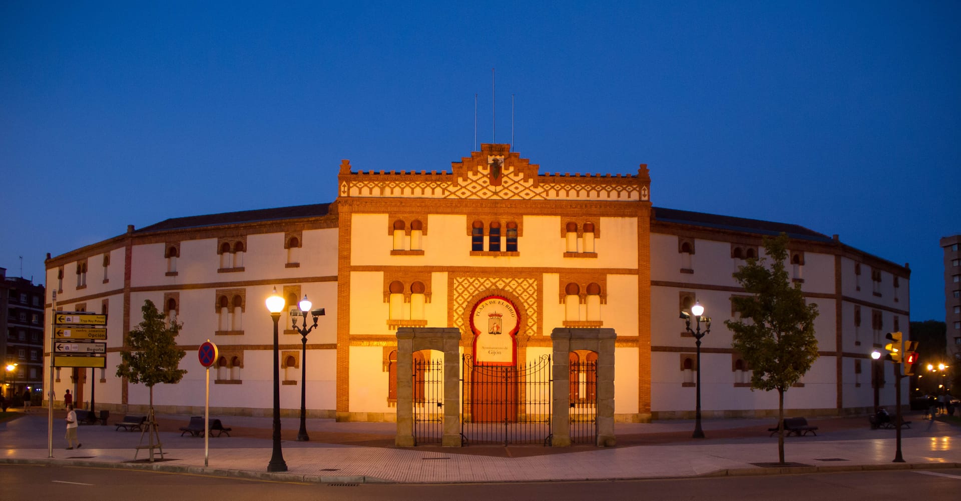 Desfile de Antroxu y Concurso de Carrozas