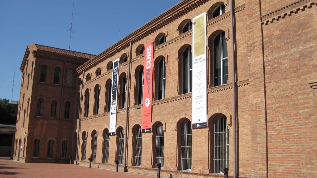 Gestar y habitar. Estrategias para la vivienda social en Barcelona