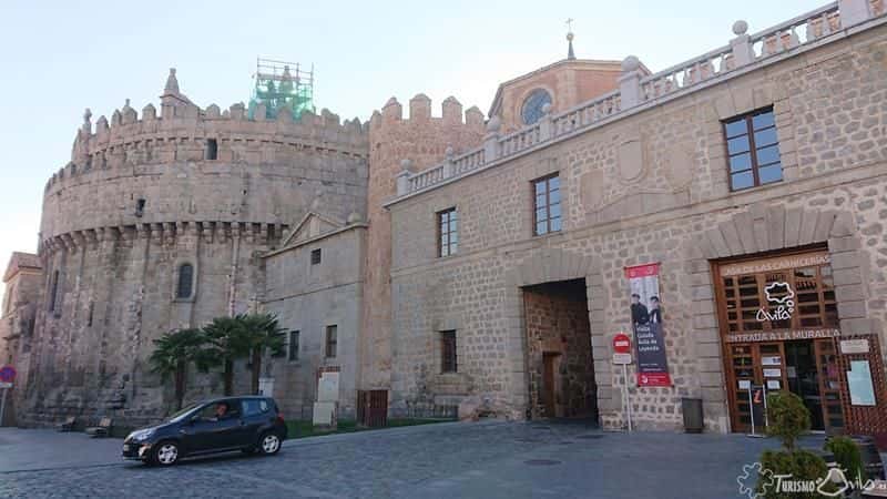 Visita nocturna teatralizada a la Muralla