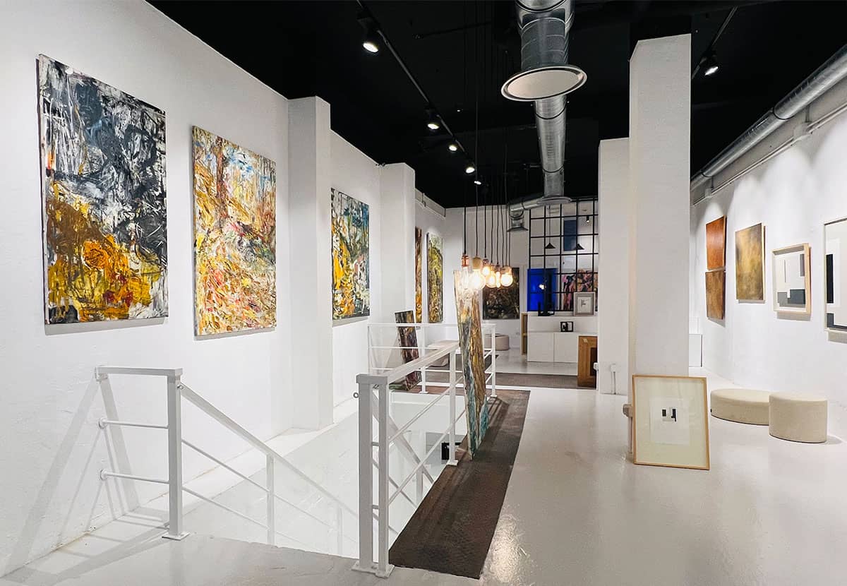 La Central Art Gallery